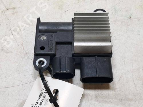 Used Radiator fan Radiator fan TOYOTA YARIS (_P21_, _PA1_, _PH1_) 1.5 Hybrid (MXPH10, MXPH11) (116 hp) 34207072 34207072
