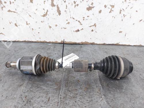 Used Left front driveshaft BMW X1 (F48) xDrive 25 e Plug-in-Hybrid (220 hp) 33192338