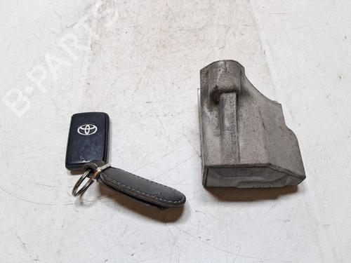 Used Electronic module Electronic module TOYOTA URBAN CRUISER (_P1_) 1.4 D-4D 4WD (NLP115_, NLP115R) (90 hp) 33571675 33571675