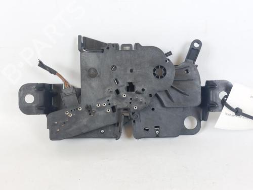 Bakluke lås BMW 5 (G30, F90) 520 d xDrive (190 hp) 15176020