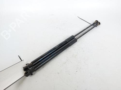 Used Tailgate lift support TOYOTA YARIS (_P13_) 1.5 Hybrid (NHP130_) (101 hp) 15155982