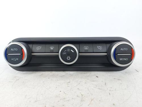 climate-control-alfa-romeo-giulia-952_-20-952aca25-156139066-2015-15167024 main image