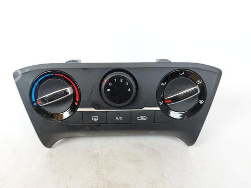 AC-Styringsenhed/Manøvreenhed HYUNDAI i20 II (GB, IB) 1.2 (84 hp) 15172142