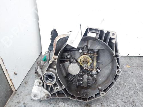 Used Gearbox LANCIA YPSILON (843_) 1.3 JTD (843.AXD11, 843.AXD1A) (70 hp) 31011104