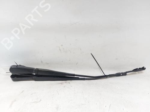 Used Front windshield wiper arm Front windshield wiper arm 28618684 28618684