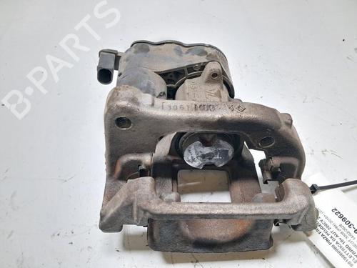 Used Right front brake caliper Right front brake caliper PEUGEOT 3008 II SUV (MC_, MR_, MJ_, M4_) Hybrid4 (M45GBU) (299 hp) 33196025 33196025