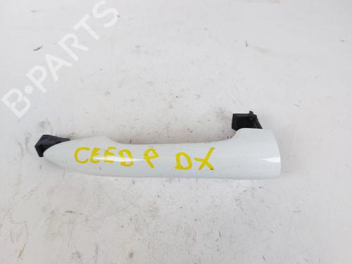 front-left-exterior-door-handle-kia-ceed-jd-16-crdi-110-82651a2000-2012-2013-2014-2015-2016-2017-2018-15156196 main image