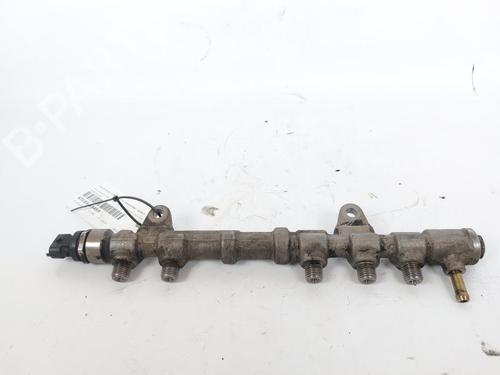 Used Injection rail Injection rail LANCIA MUSA (350_) 1.3 D Multijet (350.AXM11, 350.AXM1A, 350.AXI1A) (95 hp) 17611764 17611764