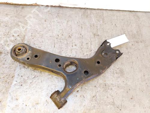Right front suspension arm TOYOTA AURIS (_E18_) 1.8 Hybrid (ZWE186_, ZWE186R) | BP15172601M13 