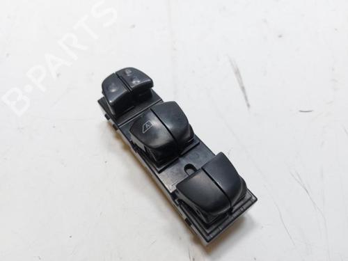 Used Left front window switch NISSAN JUKE (F15) 1.5 dCi (110 hp) 30801988