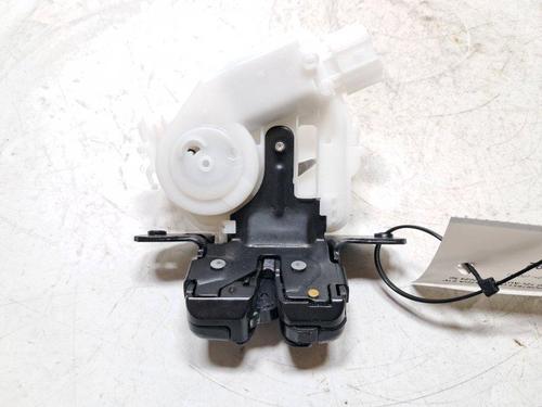 Used Tailgate lock Tailgate lock MAZDA 2 Hatchback (KB) 1.5 Hybrid (KBAC3X) (116 hp) 34052300 34052300