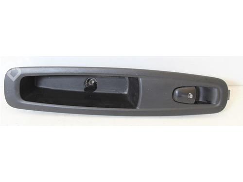 Used Right front window switch Right front window switch RENAULT KADJAR (HA_, HL_) 1.2 TCe 130 (HLMR) (130 hp) 15141849 15141849