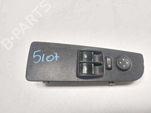 Used Left front window switch FIAT GRANDE PUNTO (199_) 1.3 D Multijet (75 hp) 30613184