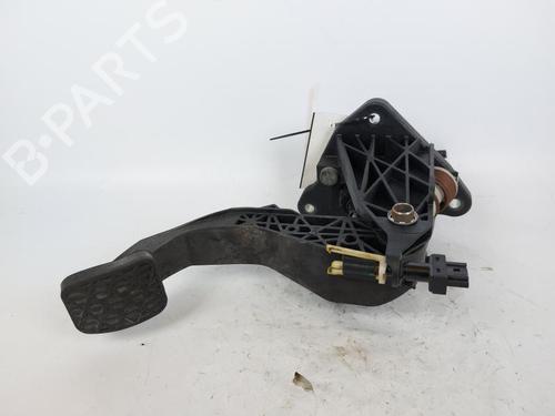 Used Pedal MERCEDES-BENZ A-CLASS (W176) A 180 CDI / d (176.012) (109 hp) 15159331