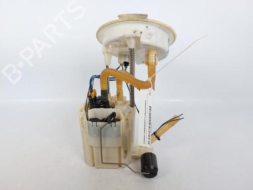 Used Fuel pump BMW 1 (F20) 116 d (116 hp) 15166830