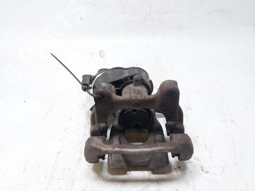 Used Right front brake caliper Right front brake caliper MERCEDES-BENZ CLA Shooting Brake (X118) CLA 180 (118.684) (136 hp) 33195946 33195946