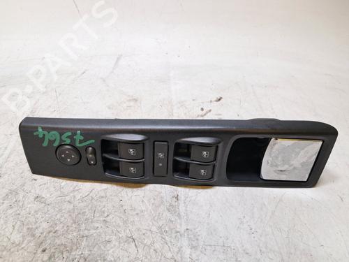 Used Left front window switch Left front window switch LANCIA MUSA (350_) 1.3 D Multijet (350.AXG11, 350.AXG1A) (90 hp) 36107762 36107762