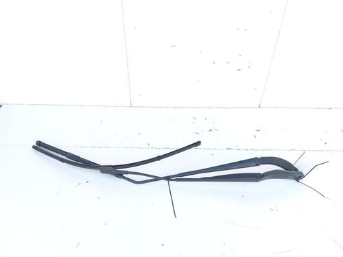 Used Front windshield wiper arm RENAULT CAPTUR I (J5_, H5_) 0.9 TCe 90 (90 hp) 17205053