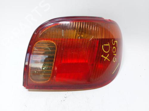 Højre baglygte TOYOTA YARIS (_P1_) 1.3 (SCP12_, SCP13_, SCP12R, SCP13R) (87 hp) 30454387