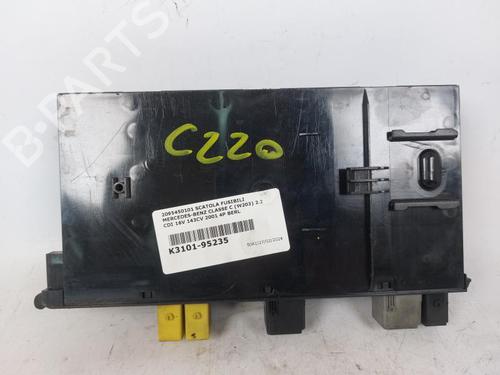 Used Fuse box MERCEDES-BENZ C-CLASS (W203) C 220 CDI (203.006, 203.008) (143 hp) 17206747