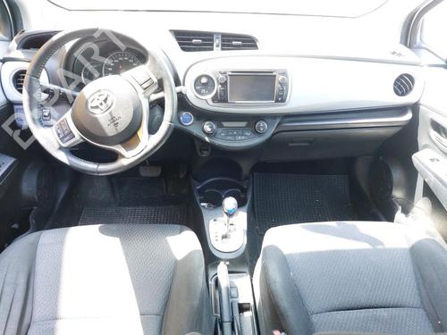 Shift knob TOYOTA YARIS (_P13_) 1.5 Hybrid (NHP130_, NHP130) | BP27443054I34