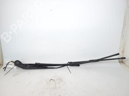 Used Front windshield wiper arm CITROËN C4 CACTUS 1.5 BlueHDi 100 (102 hp) 17472343