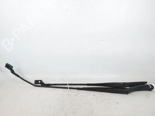 Used Front windshield wiper arm FORD FIESTA VII Van 1.5 TDCi (86 hp) 18105115