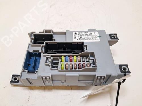 Used Fuse box Fuse box 37508276 37508276