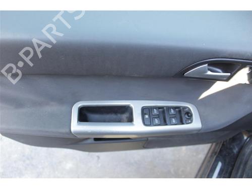 Porta anteriore sinistra VOLVO V50 (545) 2.0 D | BP15142816C2