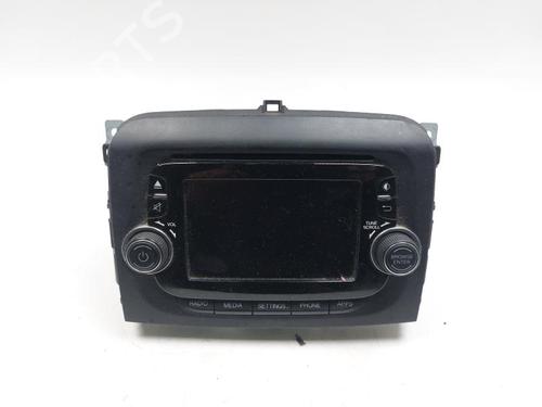 Used Radio FIAT 500L (351_, 352_) 1.3 D Multijet (199.LYM11, 199.LYM1A) (95 hp) 24540366
