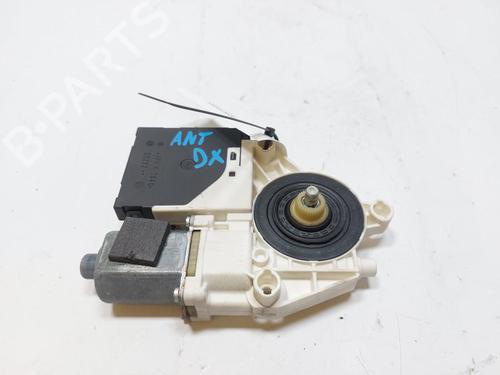 Elevalunas delantero derecho AUDI A3 Sportback (8PA) 1.6 TDI (105 hp) 31241199