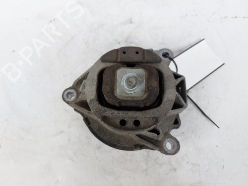 Used Engine mount BMW 3 Touring (F31) 318 d (150 hp) 15176183