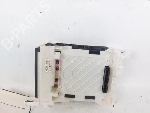 Zekeringkast TOYOTA YARIS (_P21_, _PA1_, _PH1_) 1.0 (KSP211) (72 hp) 17723651