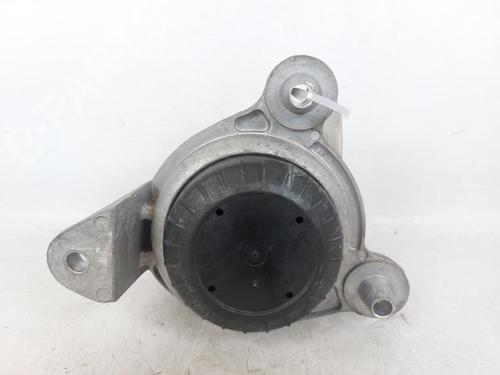 Used Engine mount MERCEDES-BENZ V-CLASS (W447) V 250 CDI / d (447.811, 447.813, 447.815) (190 hp) 18115384