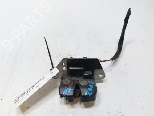 Used Tailgate lock LANCIA MUSA (350_) 1.3 D Multijet (350.AXB11, 350.AXB1A) (70 hp) 30454255