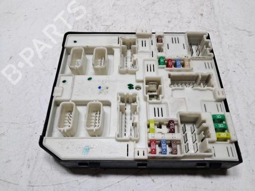 Used Fuse box RENAULT MEGANE III Hatchback (BZ0/1_, B3_) 1.2 TCe (BZ2B, BZ11) (116 hp) 33196328