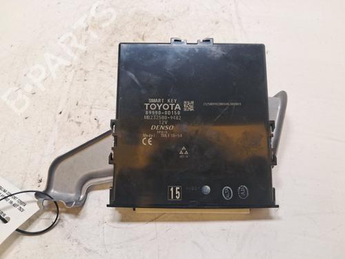 Used Control unit Control unit TOYOTA YARIS (_P13_) 1.5 Hybrid (NHP130_, NHP130) (101 hp) 39067599 39067599
