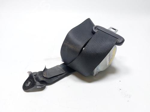 rear-left-seatbelt-renault-kadjar-ha_-hl_-2015-33192624 main image
