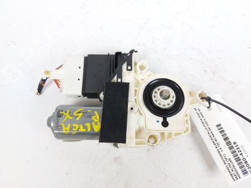 Rudehejsemotor bagstkærm venstre SEAT ALTEA (5P1) 1.9 TDI (105 hp) 15156579