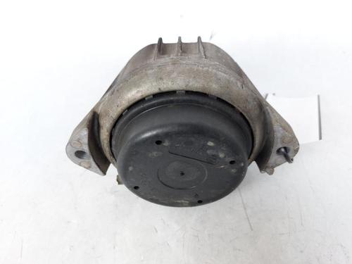 Used Engine mount Engine mount BMW X1 (E84) xDrive 18 d (143 hp) 15892445 15892445