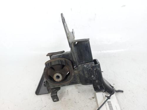 Used Gearbox mount TOYOTA YARIS (_P13_) 1.5 Hybrid (NHP130_, NHP130) (101 hp) 18826373