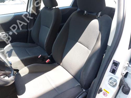 Shift knob TOYOTA YARIS (_P13_) 1.5 Hybrid (NHP130_, NHP130) | BP27443054I34