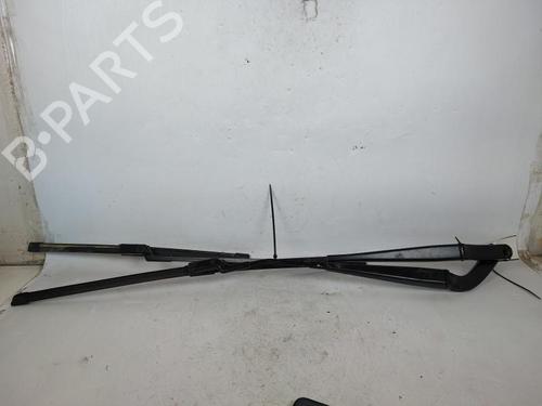 Used Front windshield wiper arm SEAT LEON Sportstourer (KL8, KLD) 2.0 TDI (150 hp) 23881180