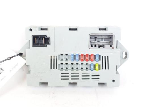 Used Fuse box Fuse box 15176558 15176558