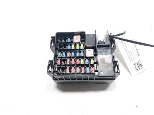 Used Fuse box Fuse box 33194444 33194444