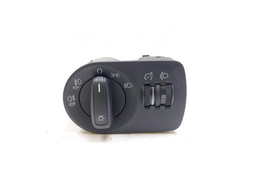 switch-audi-a1-sportback-8xa-8xf-2011-2012-2013-2014-2015-2016-2017-2018-2019-29237977 main image