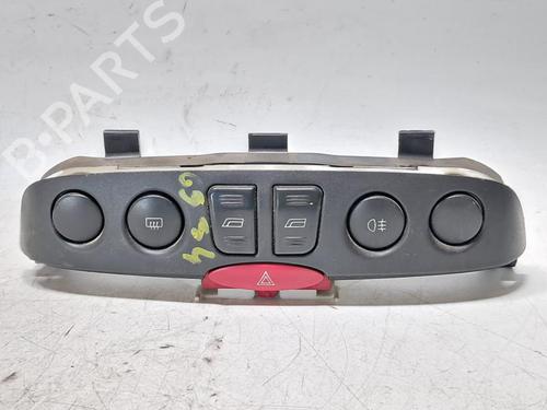Used Left front window switch Left front window switch FIAT PUNTO (188_) 1.2 60 (188.030, .050, .130, .150, .230, .250) (60 hp) 33195235 33195235