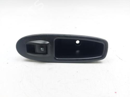 right-front-window-switch-fiat-500l-351_-352_-2012-24540373 main image