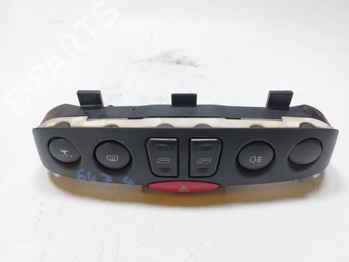 Used Left front window switch FIAT PUNTO (188_) 1.2 60 (188.030, .050, .130, .150, .230, .250) (60 hp) 33197456