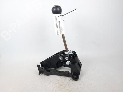 Used Gear lever Gear lever TOYOTA YARIS (_P13_) 1.0 (KSP130_, KSP130) (69 hp) 15158172 15158172